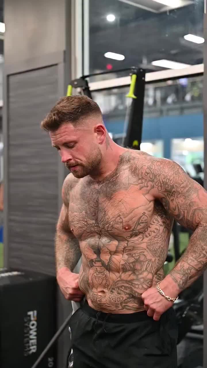 @_kevykevv
