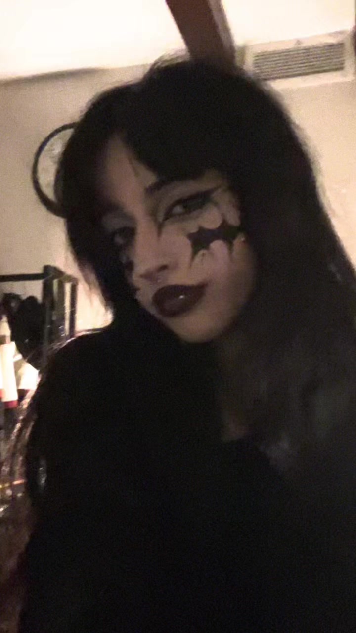 @Black hair ho ᶻ 𝗓 𐰁