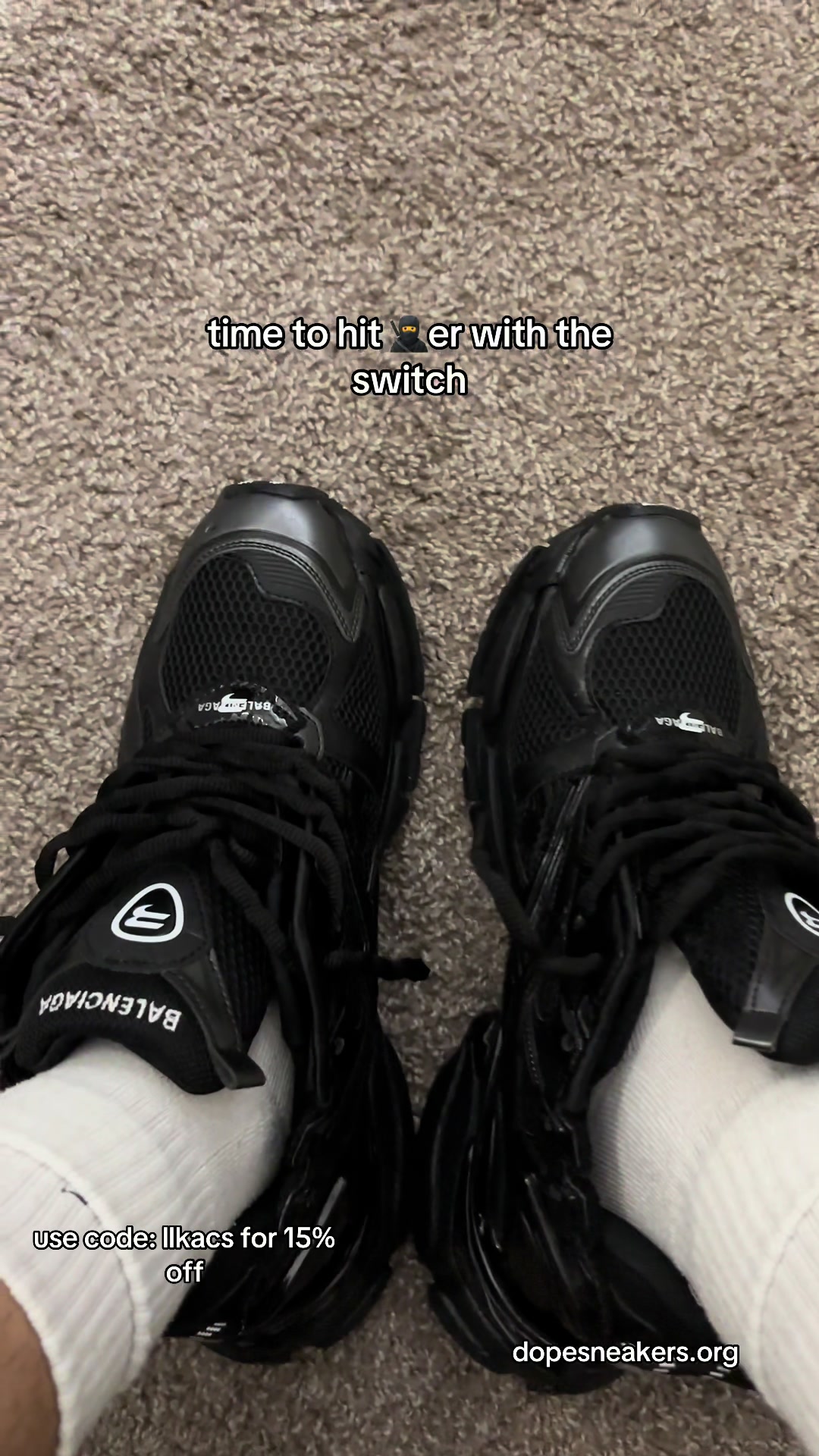 @⃟