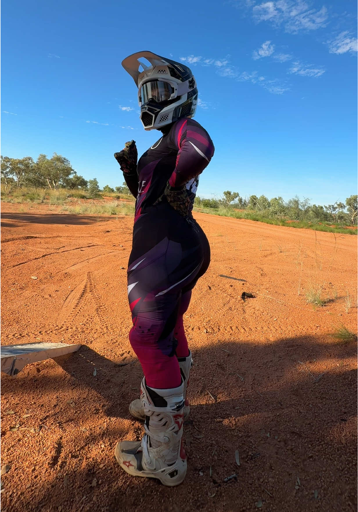 @knucklebunnidesign
