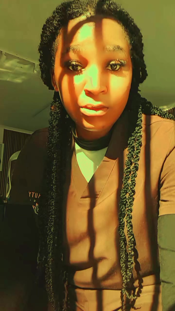 @Kellypasuua