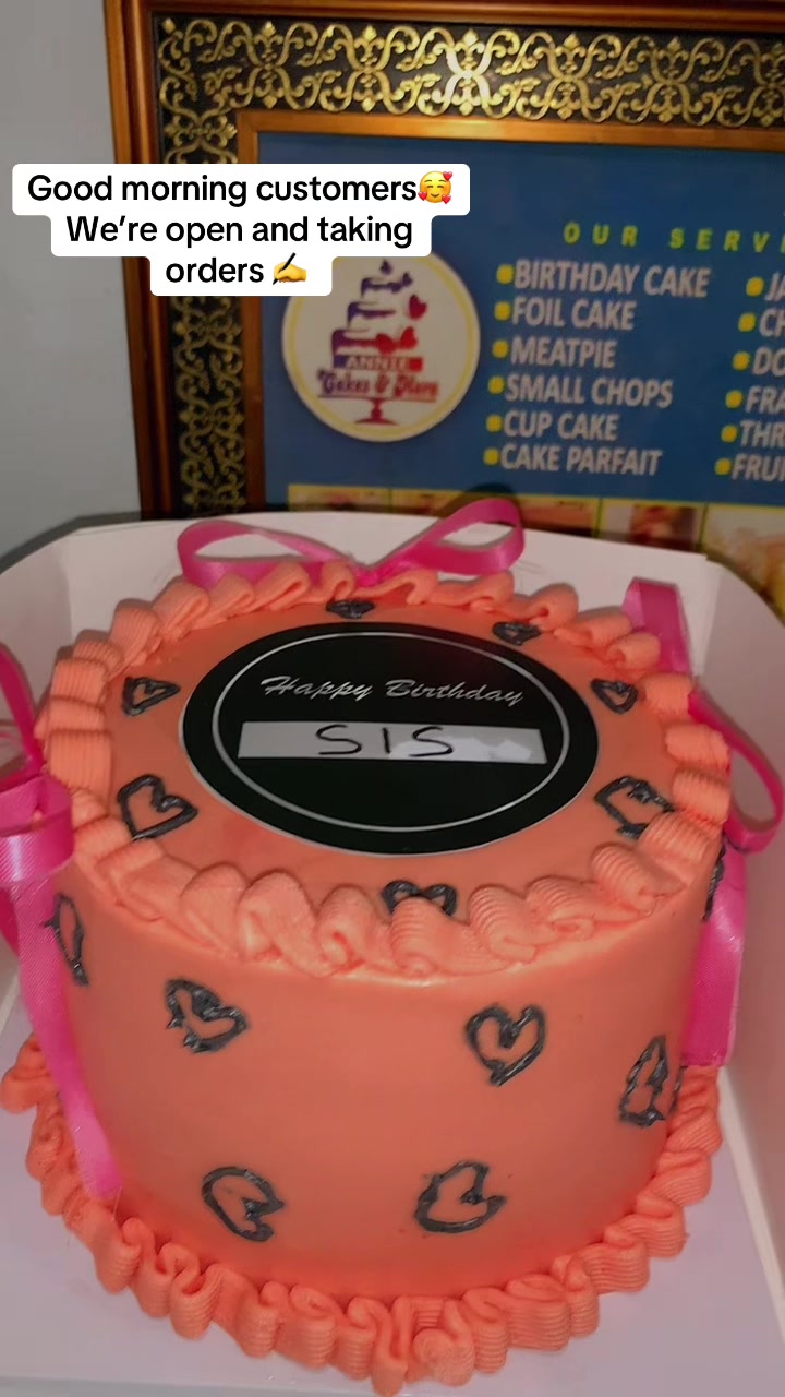 @ANNIE CAKES 🎂 & MORE