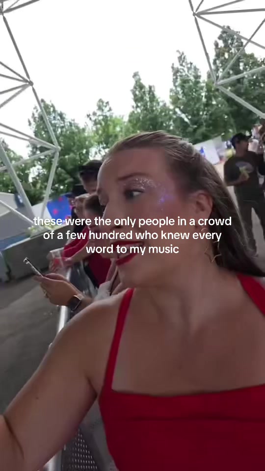 @VALÉ