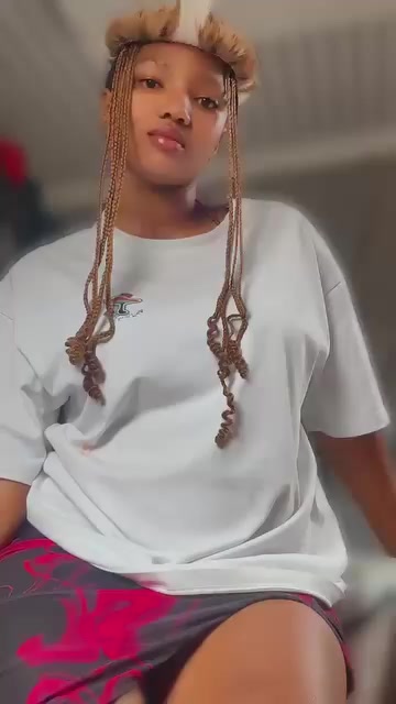 @Isakhanya