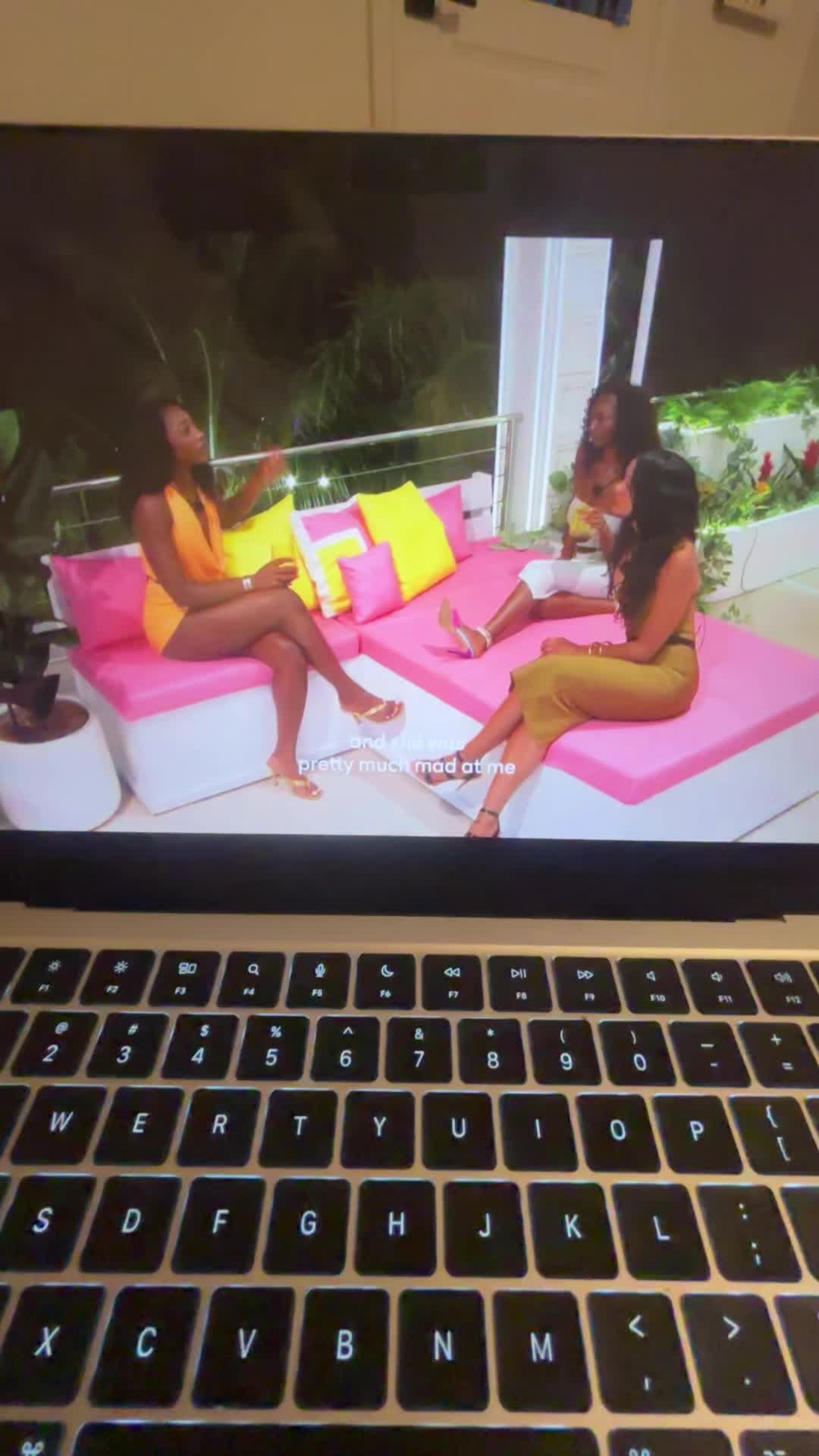 @laceycharms