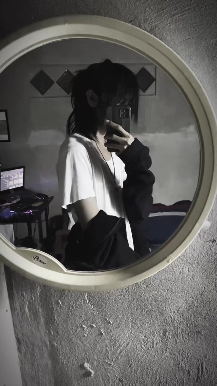 @l0ren_9