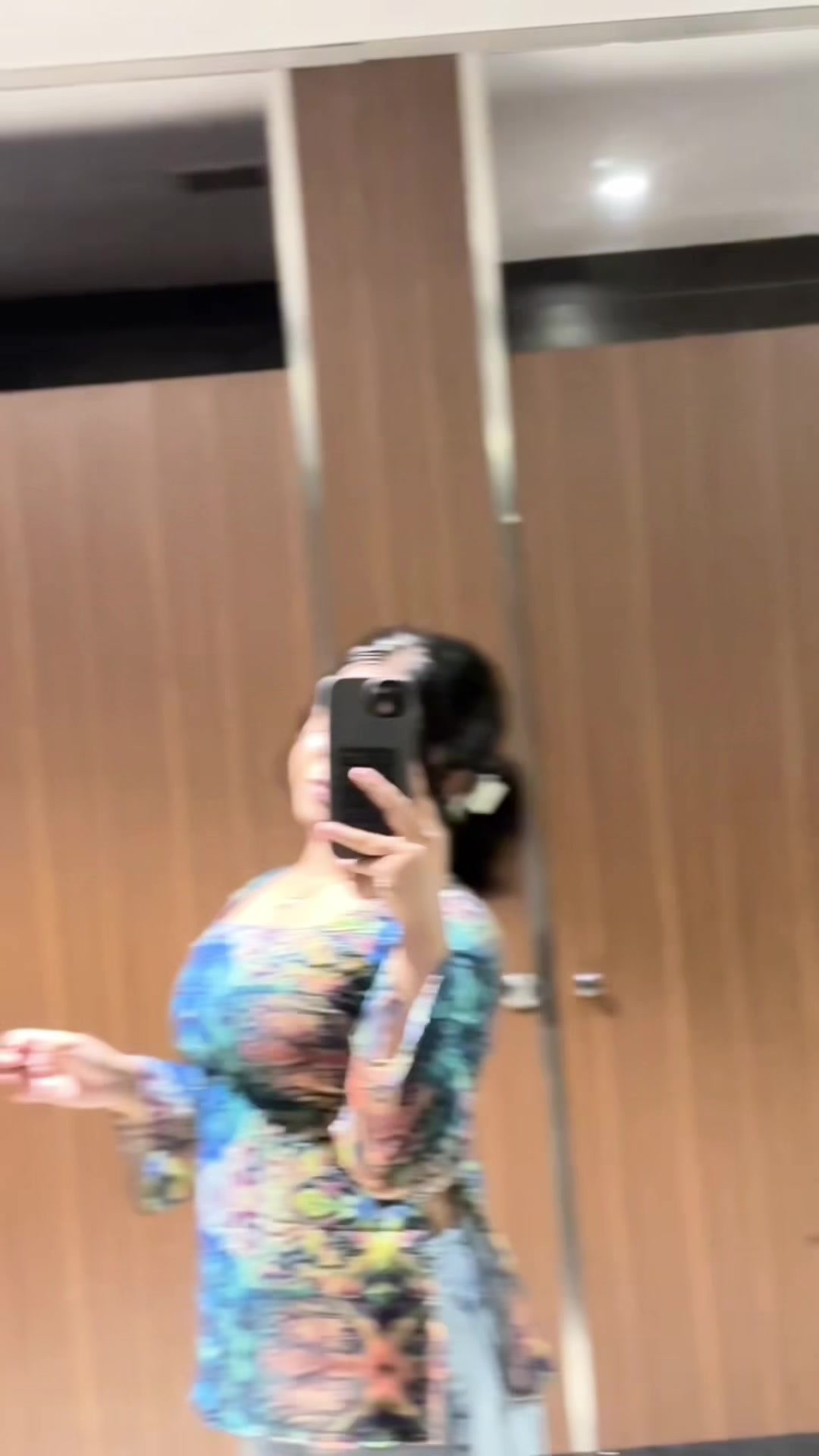 @𝐓𝐡𝐞𝐬𝐡𝐢