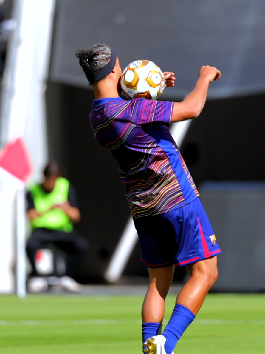 @Ronaldinho