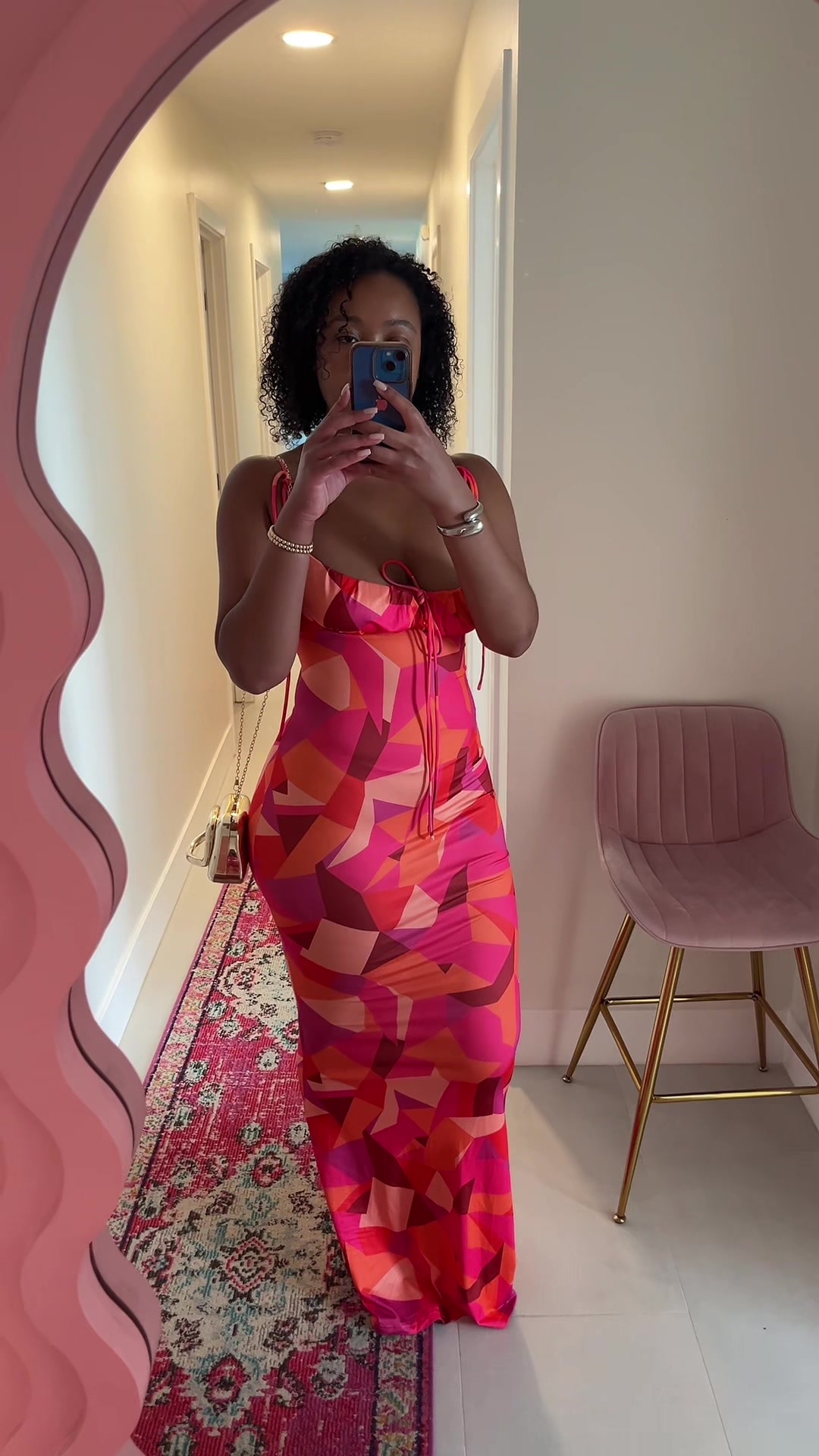 @MichaelaTalks_