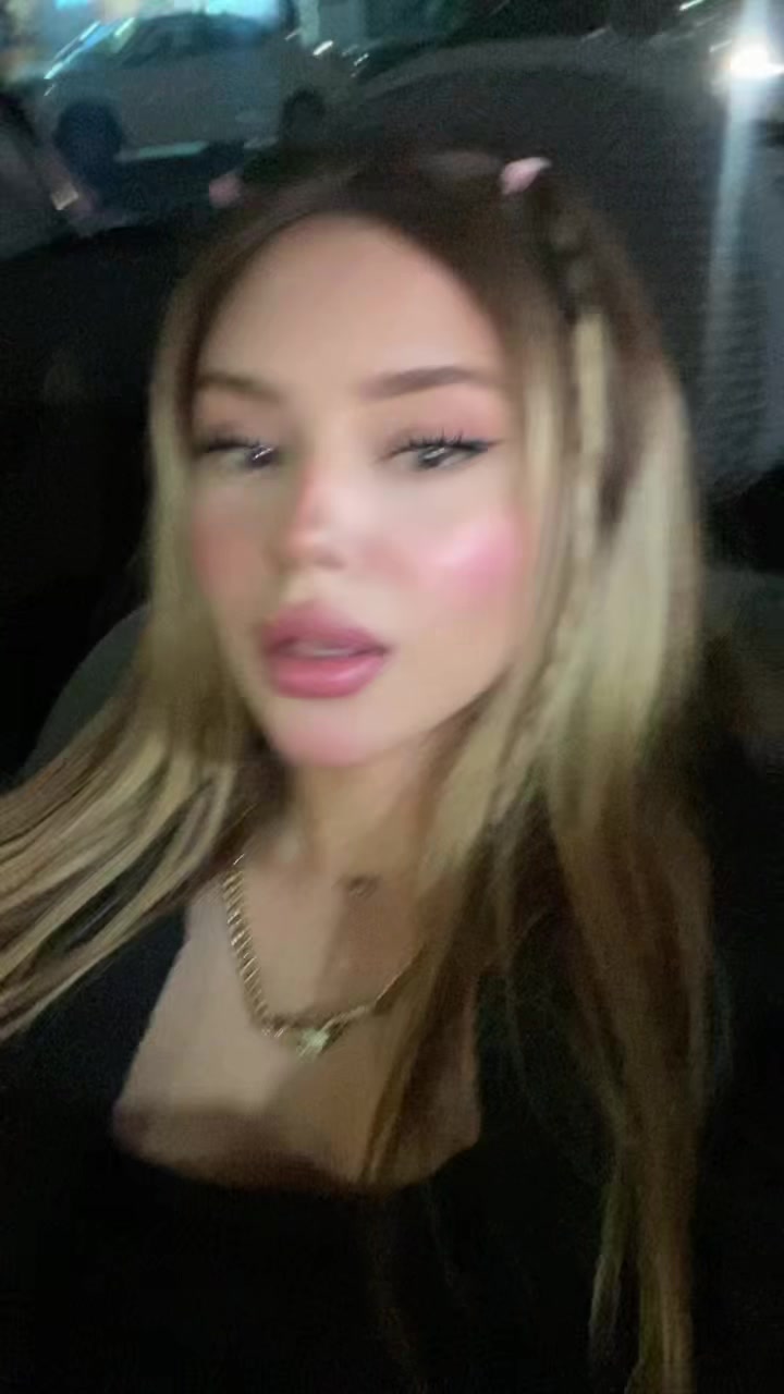 @nazninanjomi