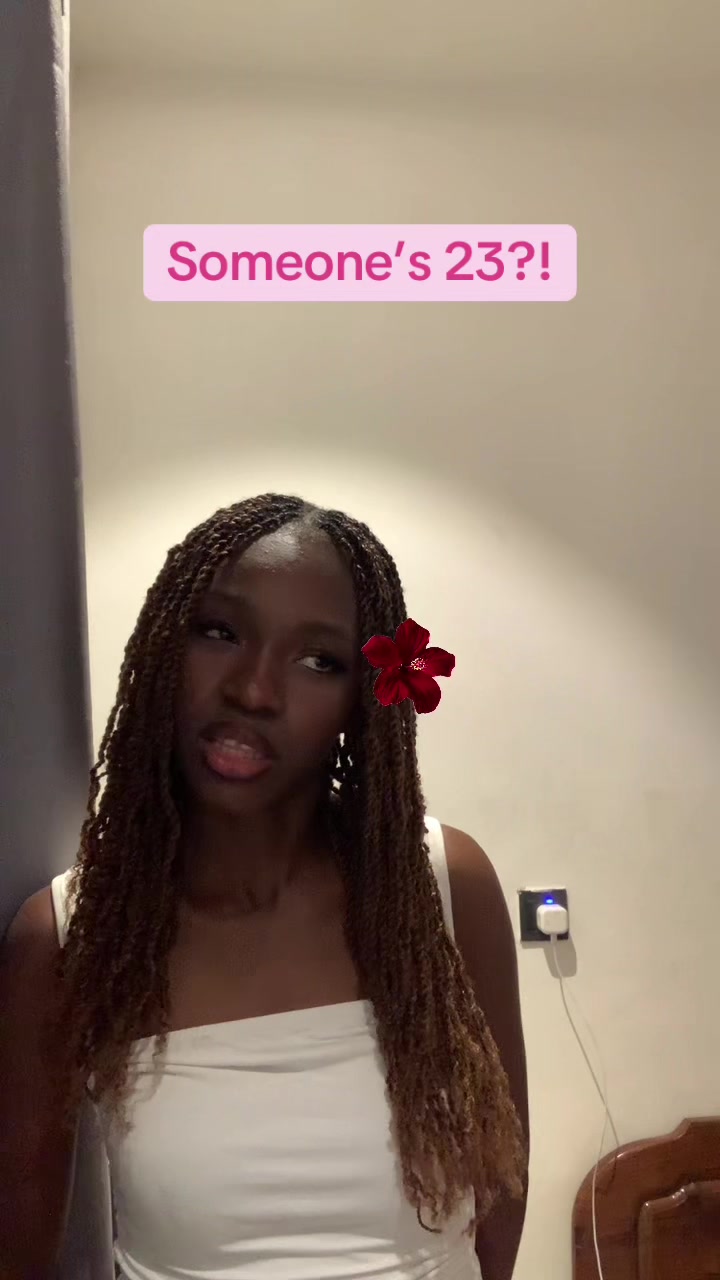 @VIVIAN| THE DIGITAL EDITOR