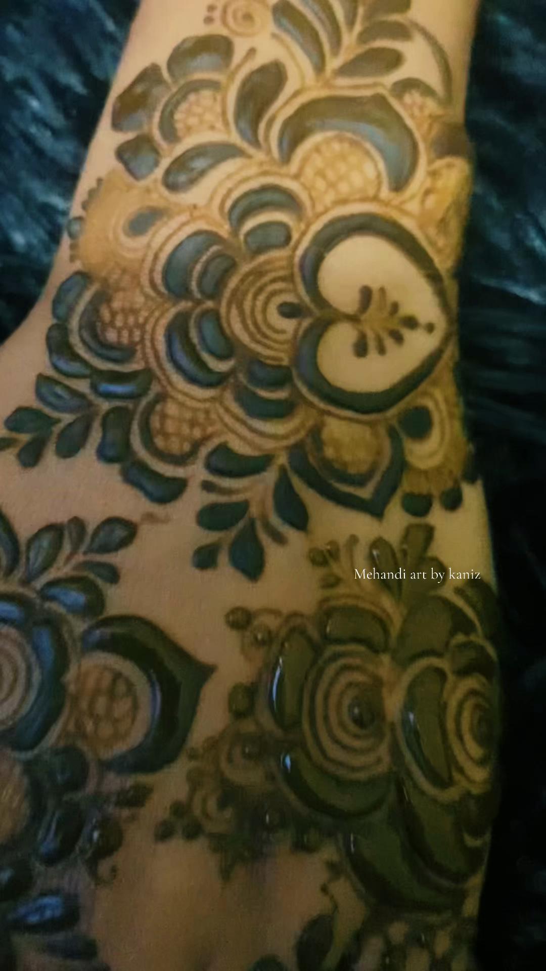 @Mehandi art by kaniz