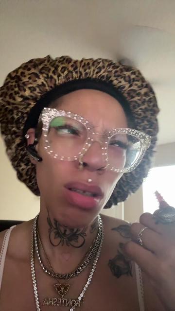 @Fontesha 🦋 🤎🧨