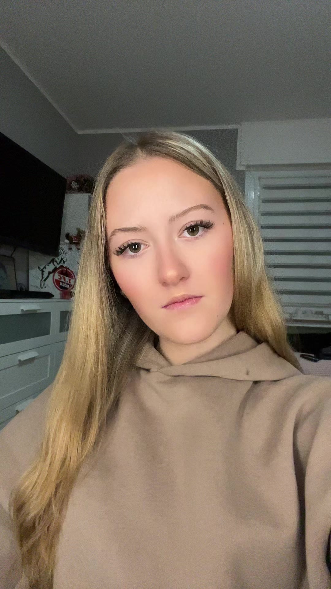 @Janina_clgn08