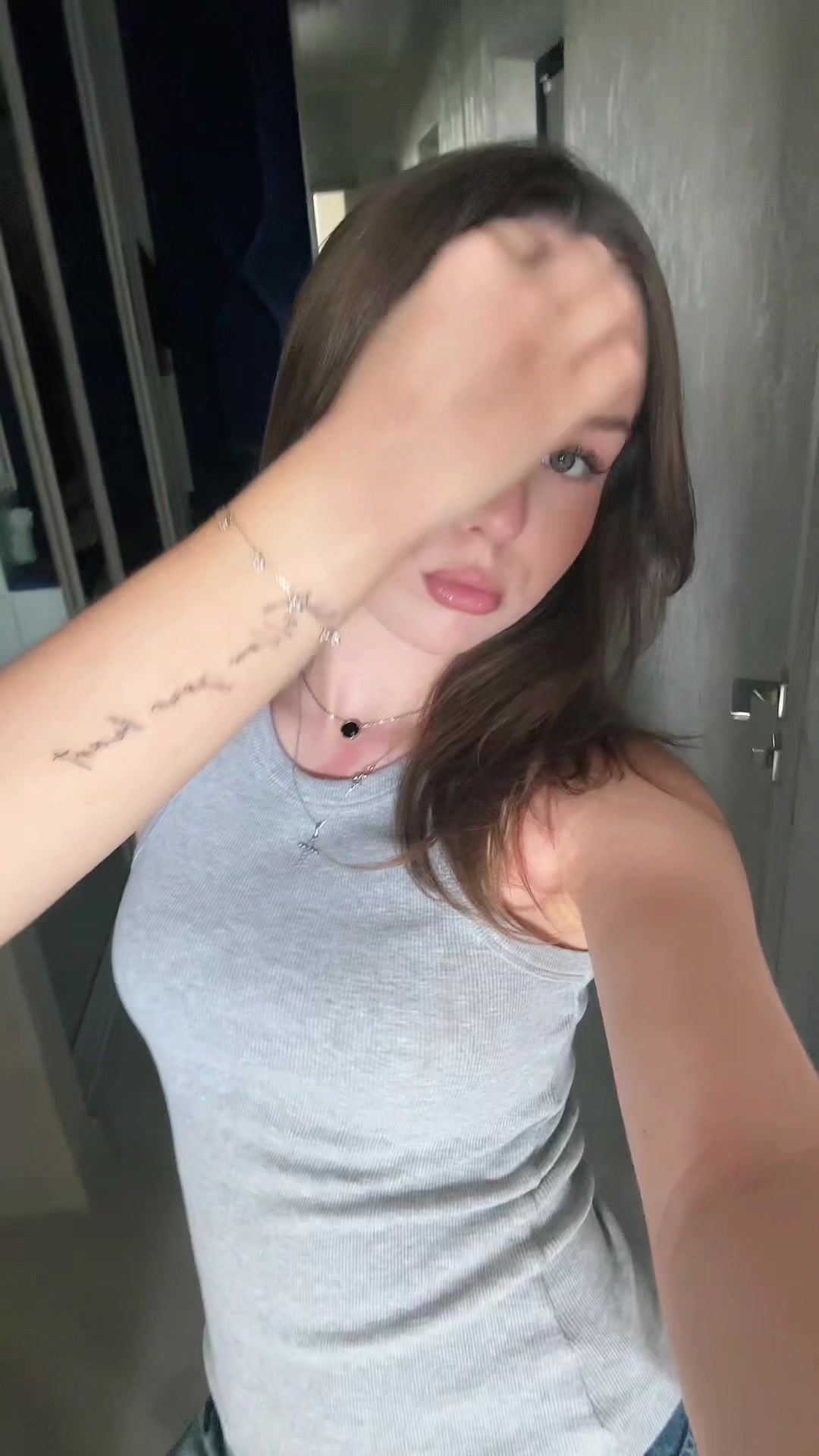 @М.