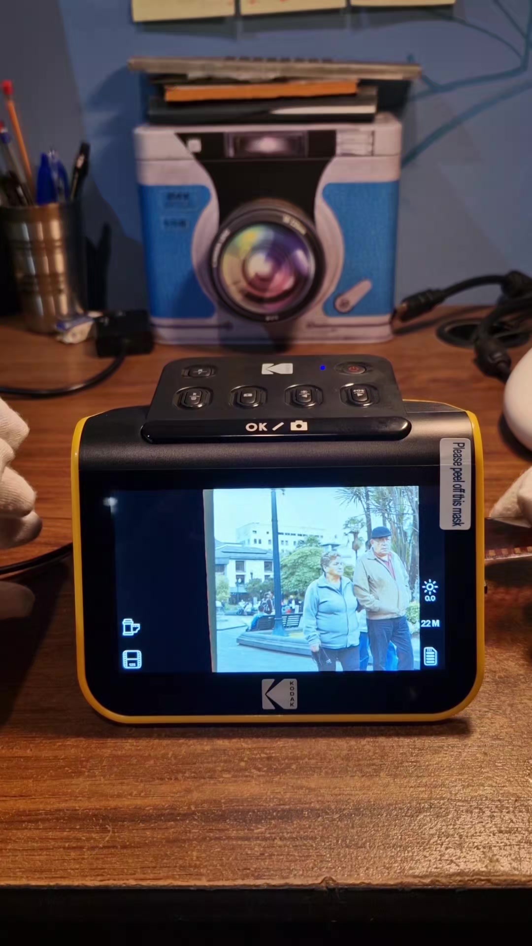 @D.León