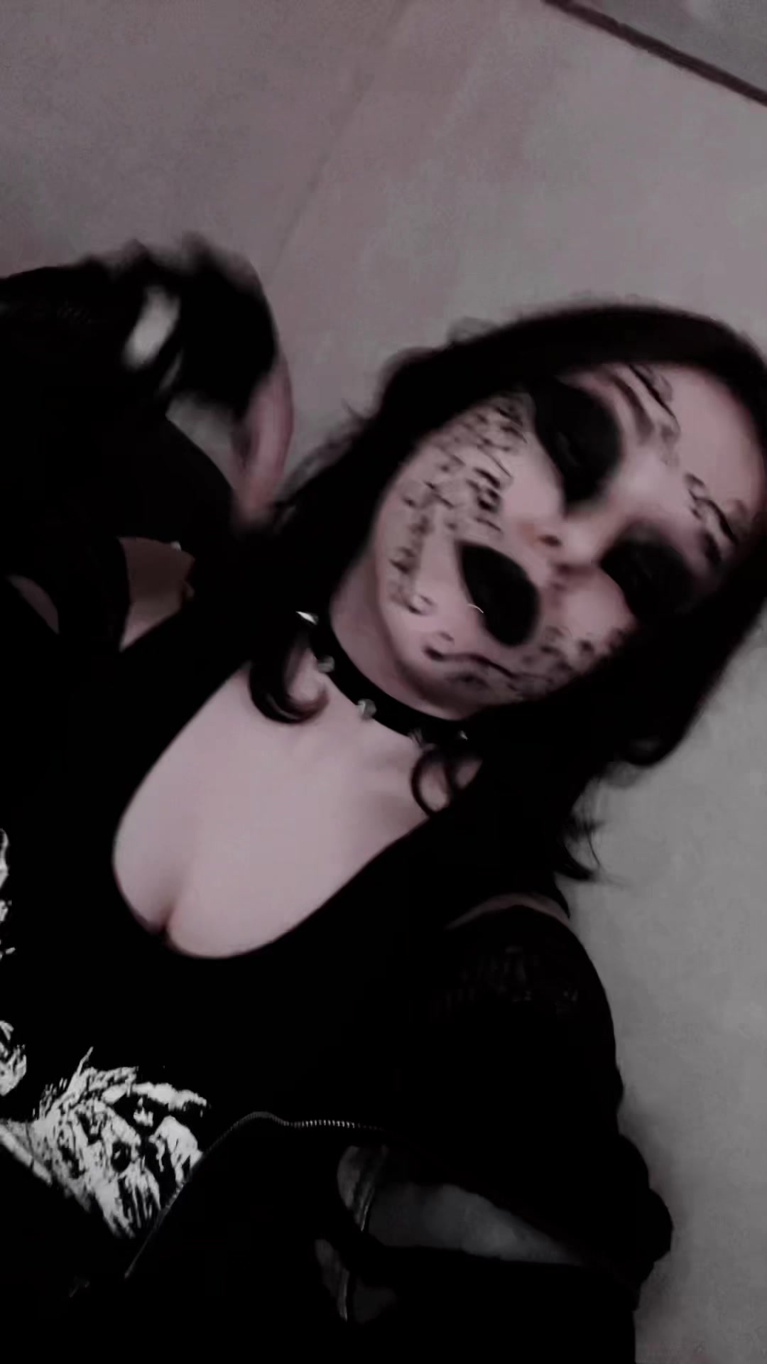 @living.dead.girl.7