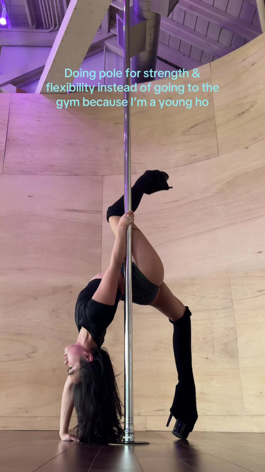 @angelaaerial | pole dancer