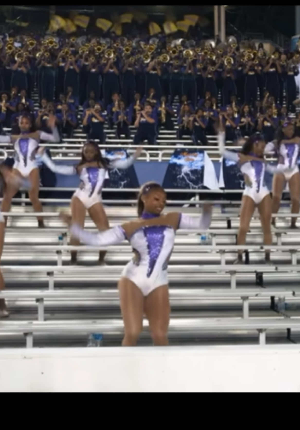 @theeloveofdance