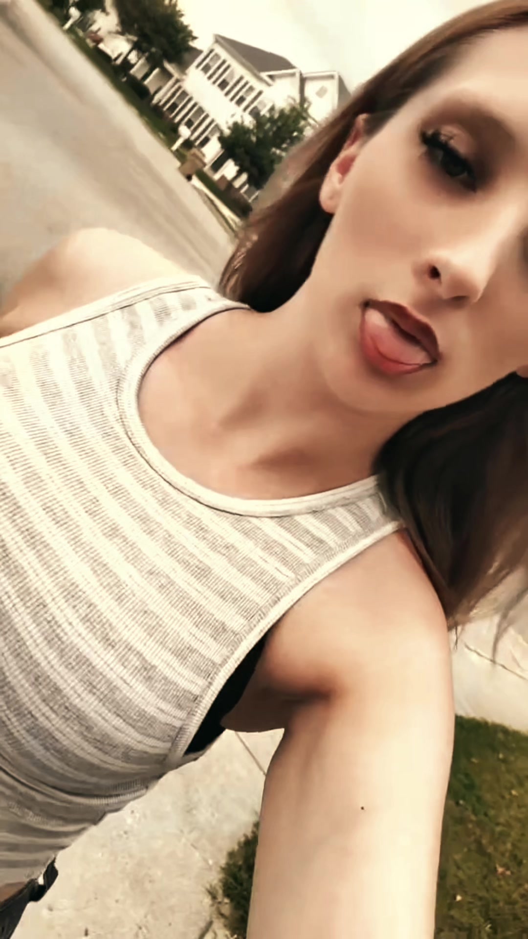 @Ella
