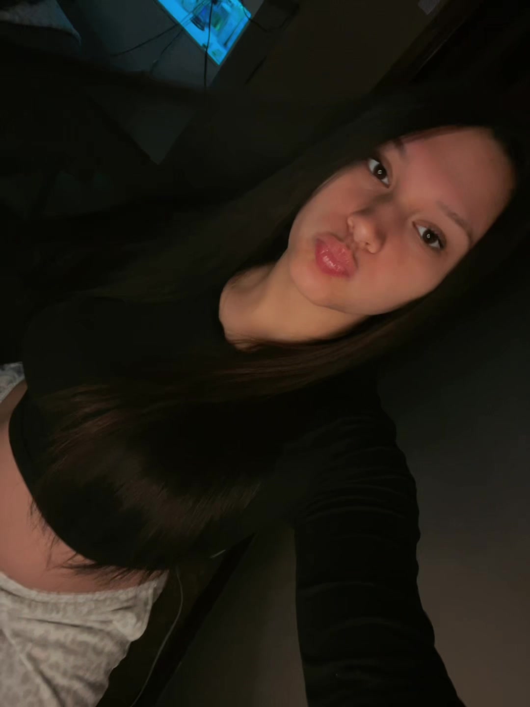 @user0885949383