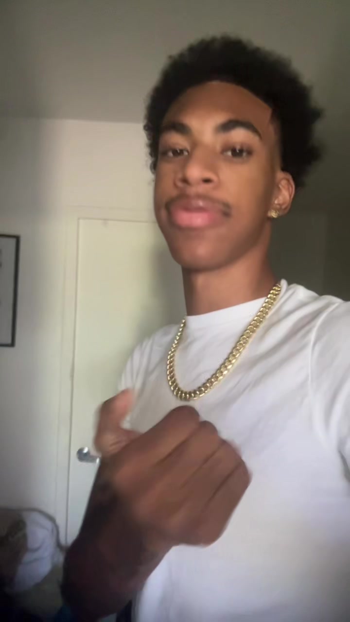@coolboybuttonboy556