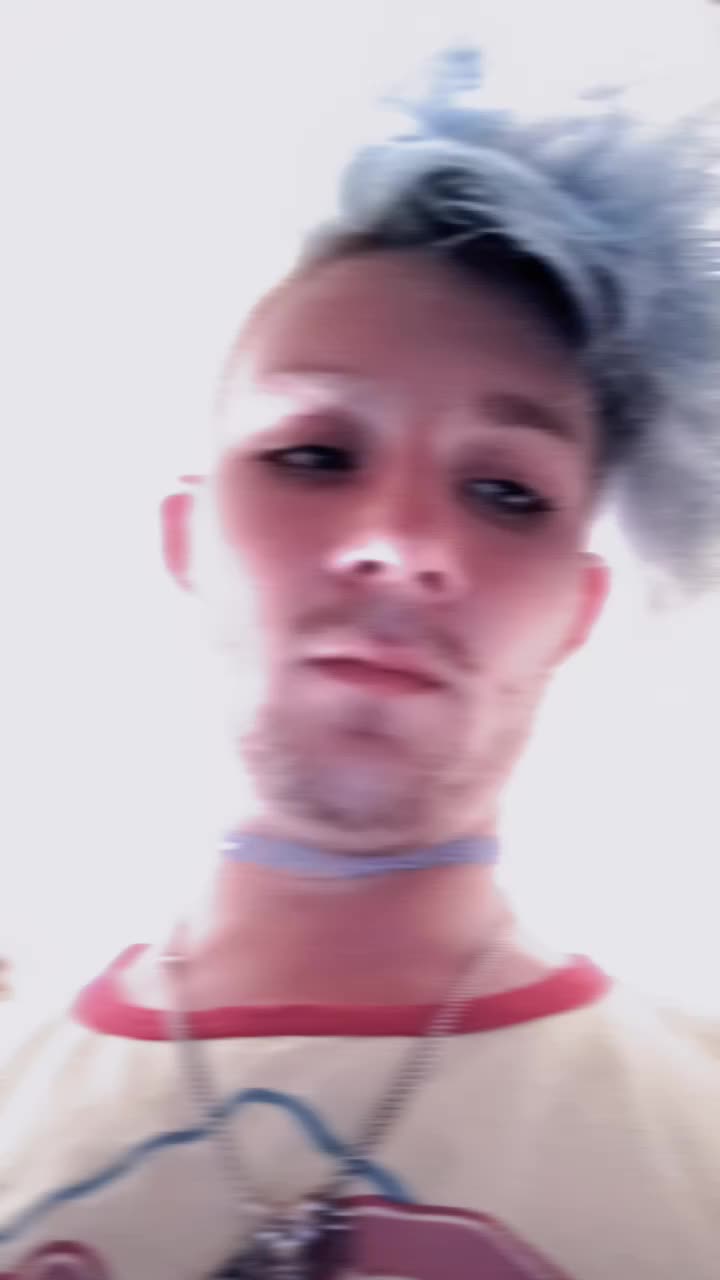 @DumbEmoRainBowBoi