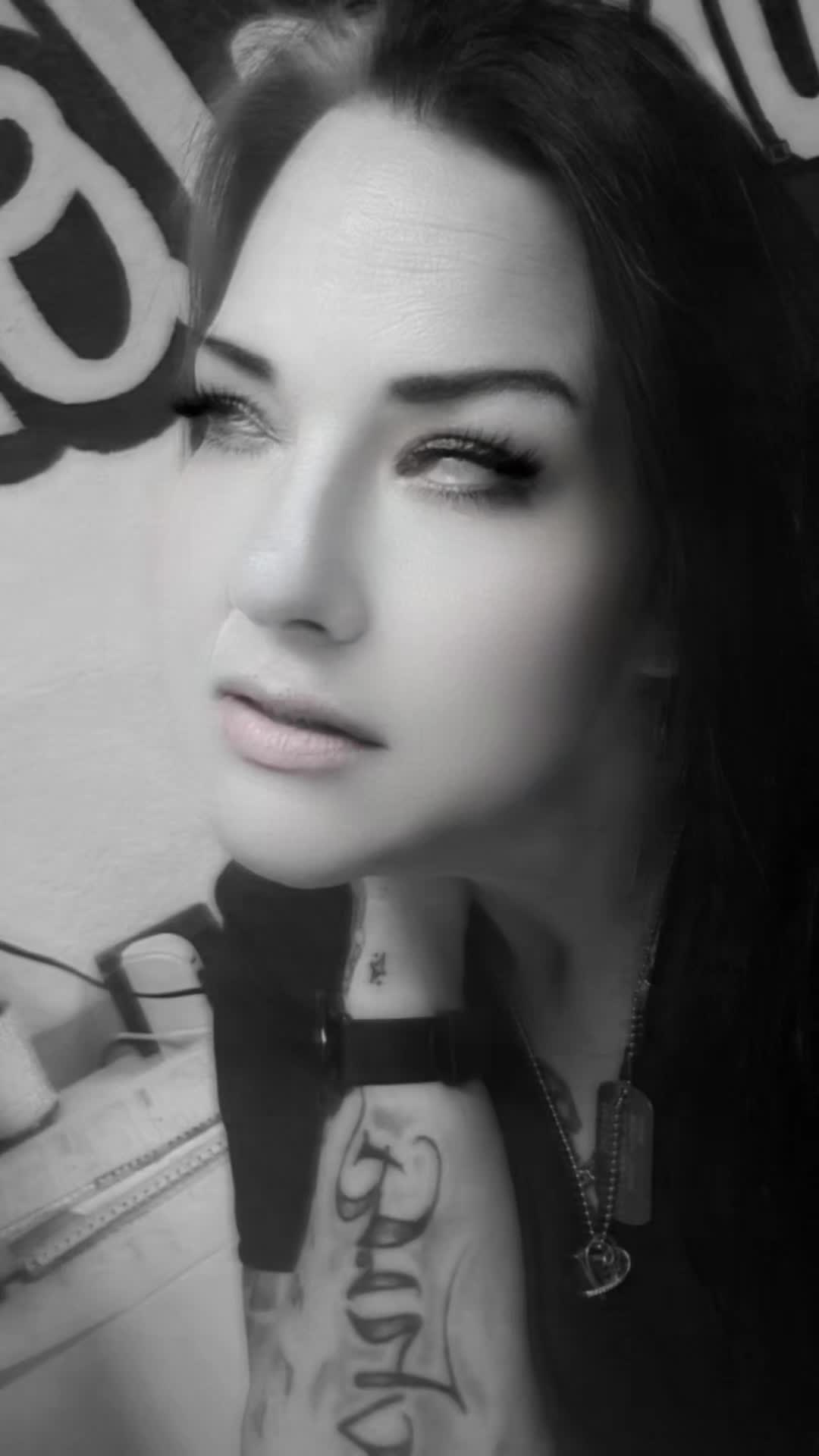 @𝒯🖤𝓍𝒾𝒸 𝒮𝓊𝒸𝒸𝓊𝒷𝓊𝓈🖤
