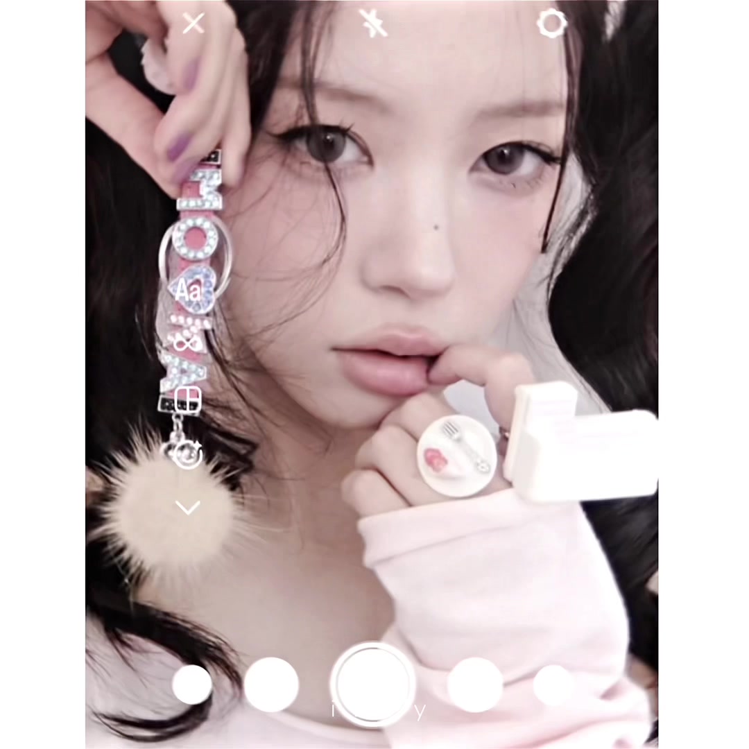 @𝒾zzy