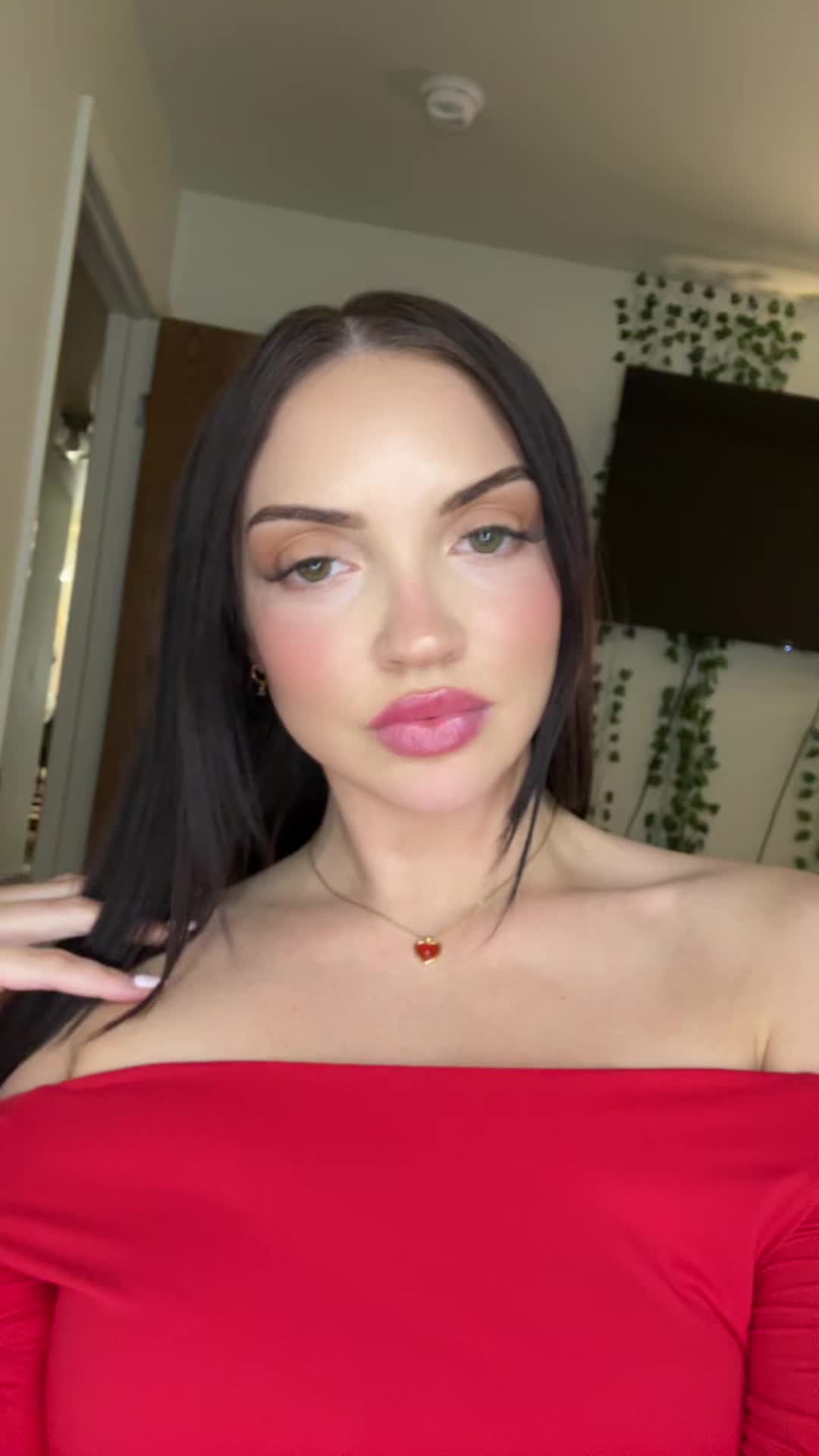 @😇