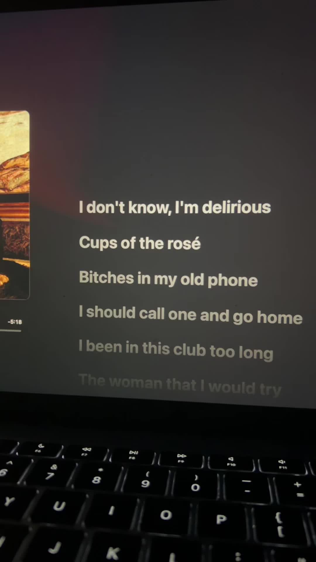 @🎧