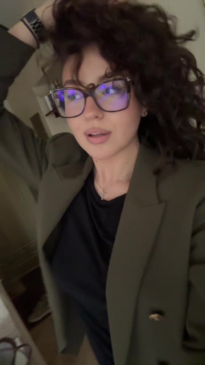 @🦅
