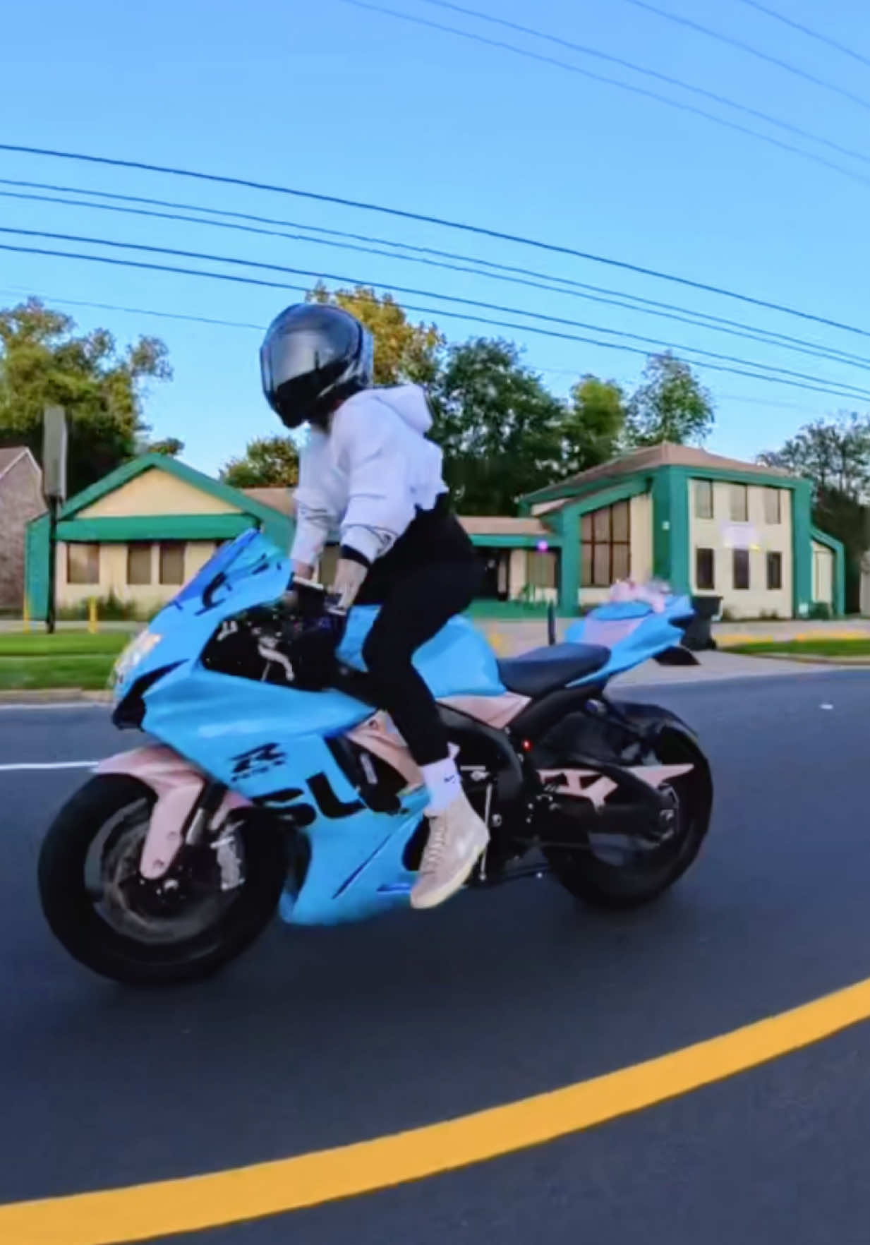 @T 🏍️ F F A N Y