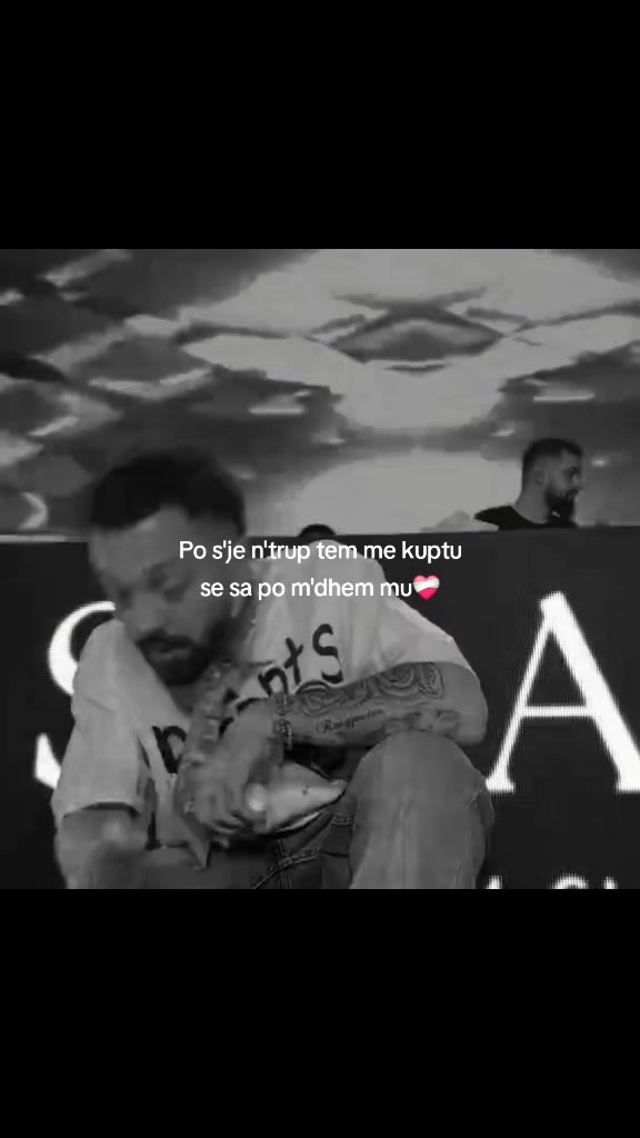 @🦅