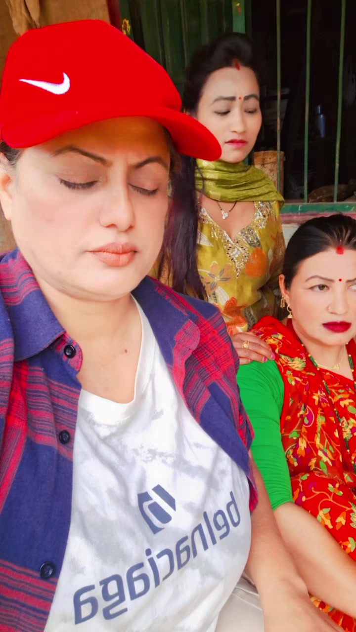 @मीना ढकाल