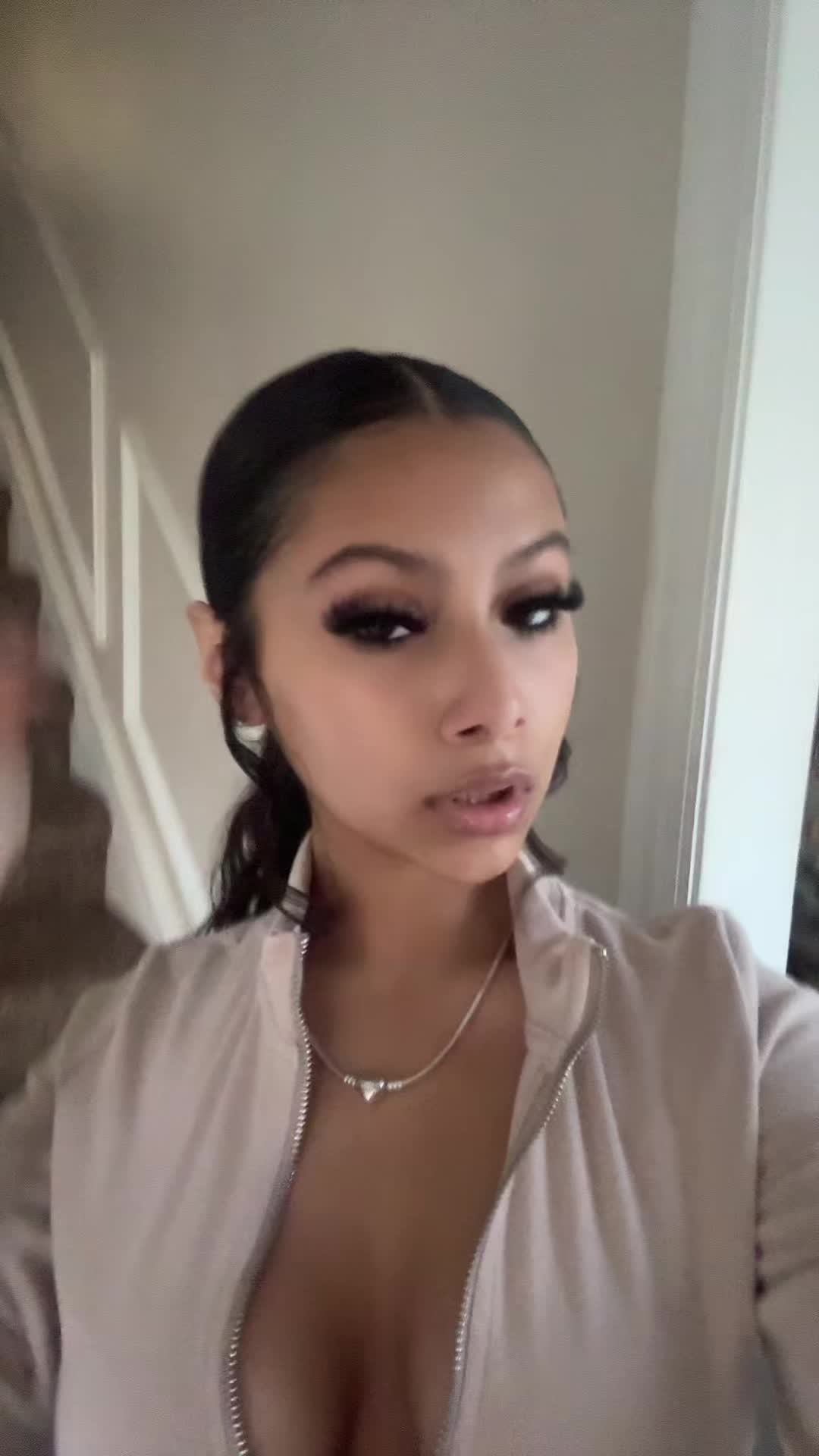 @niicole.