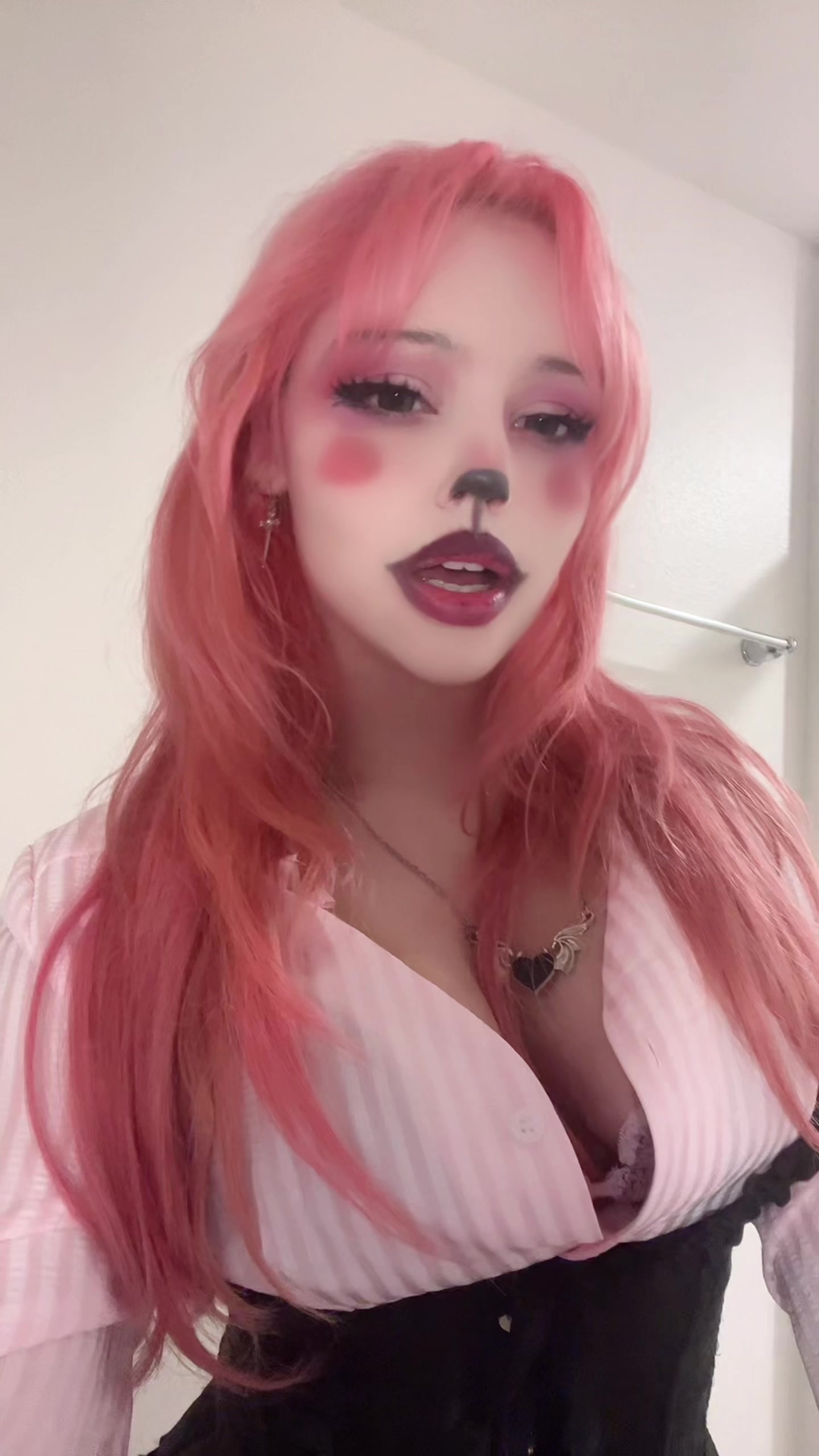 @isabella