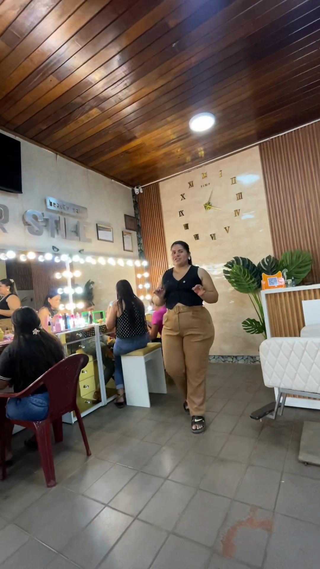 @Sicy hair style Beauty sal&oacute;n