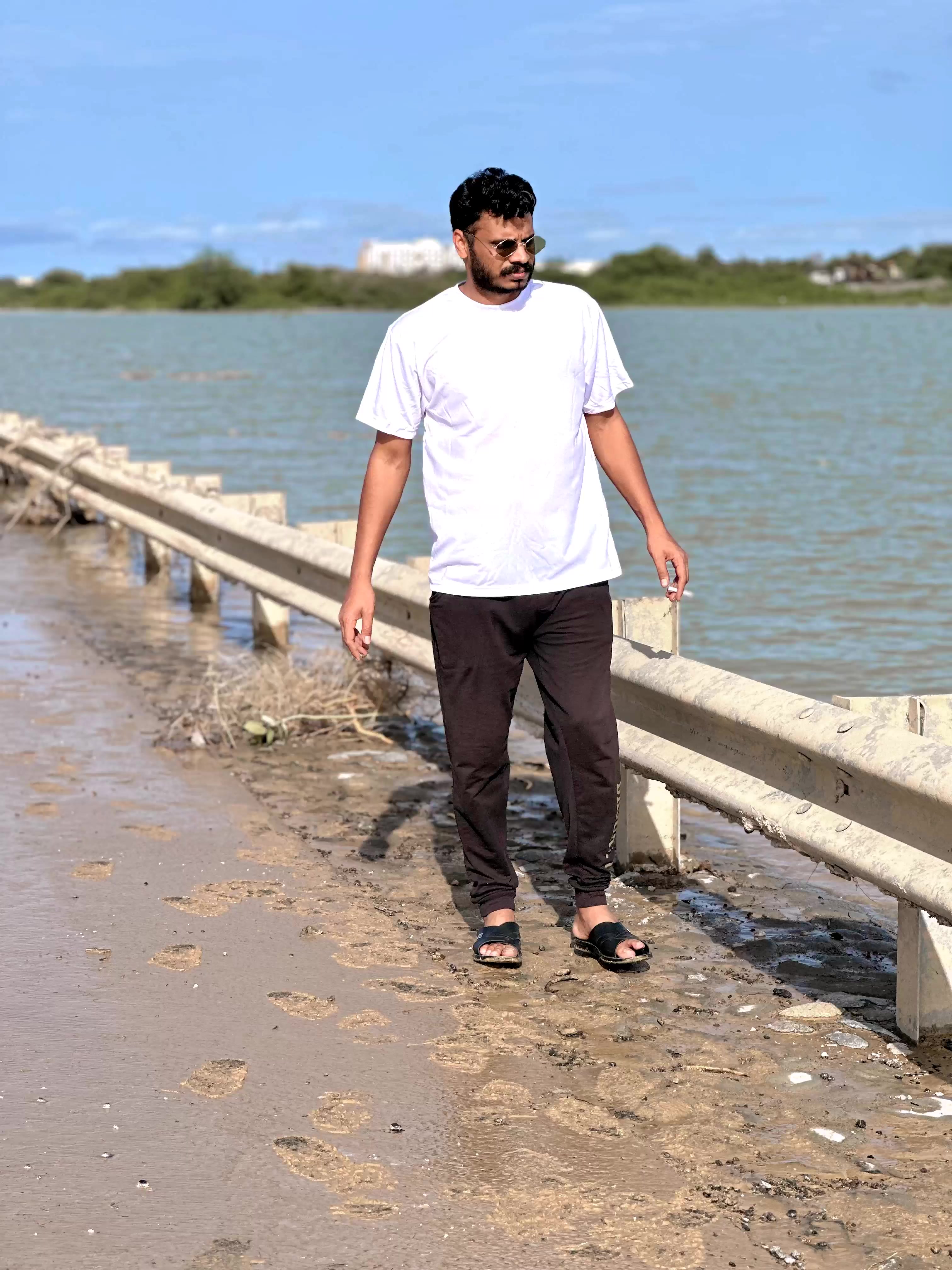 @Gurdaspuriaa🥃🥃
