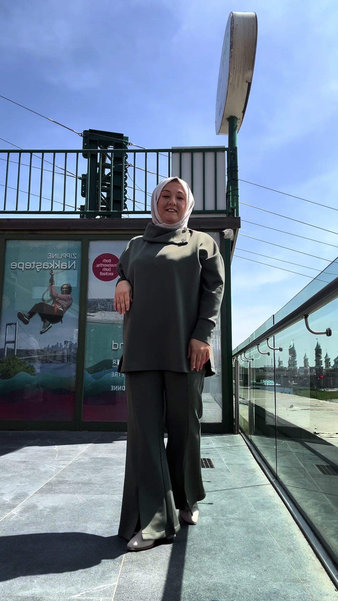 @Azizeakalın