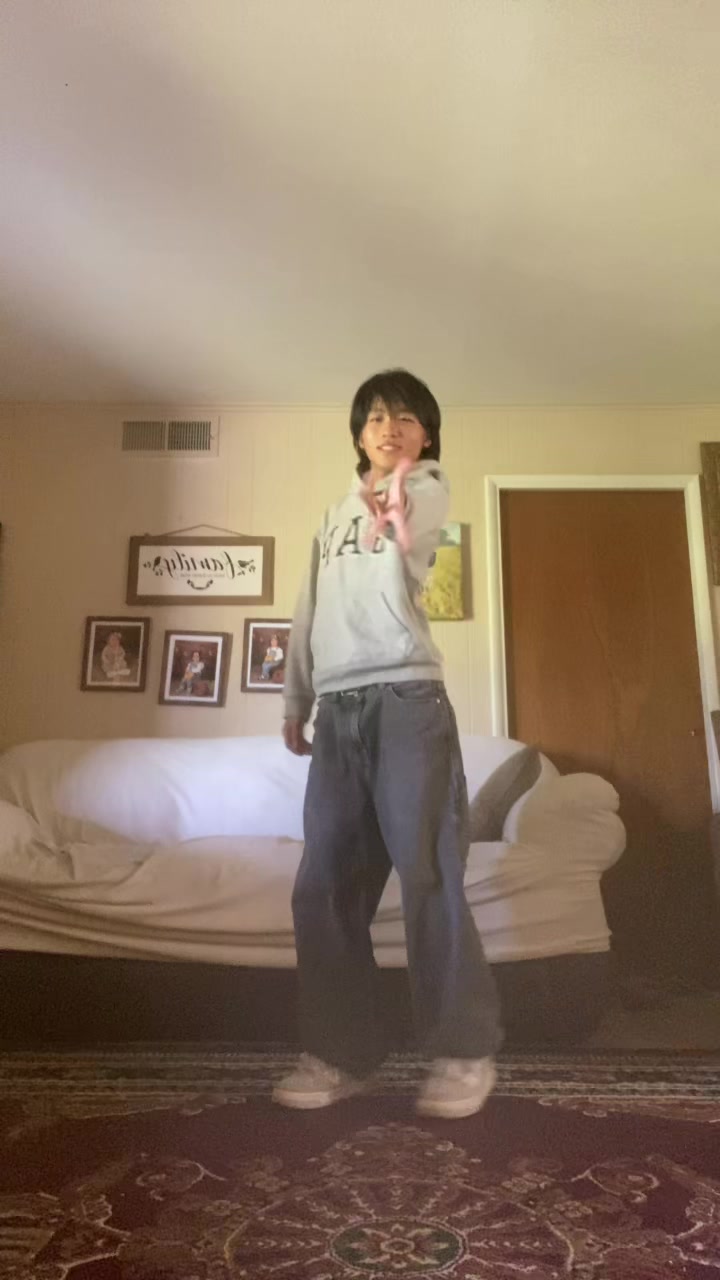 @ℰ .