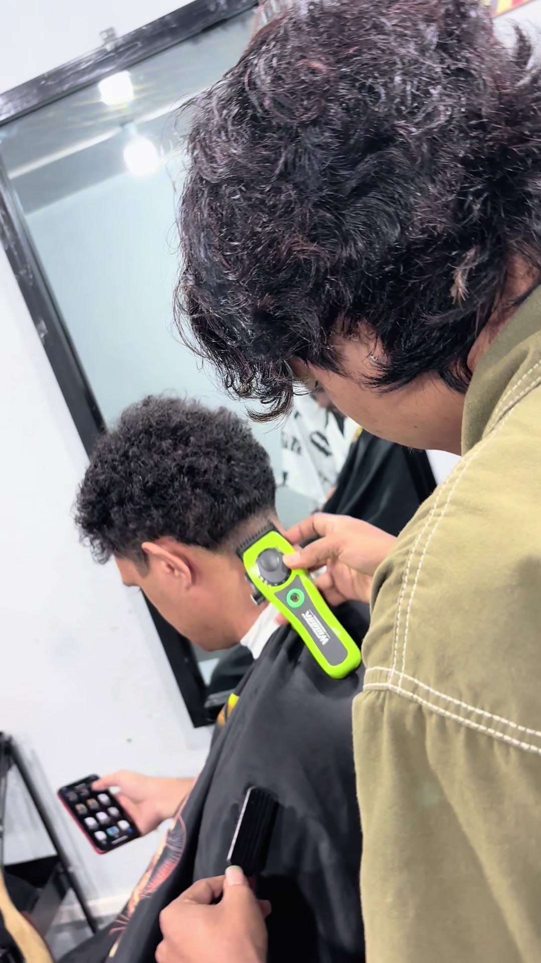 @Puru BarberShop
