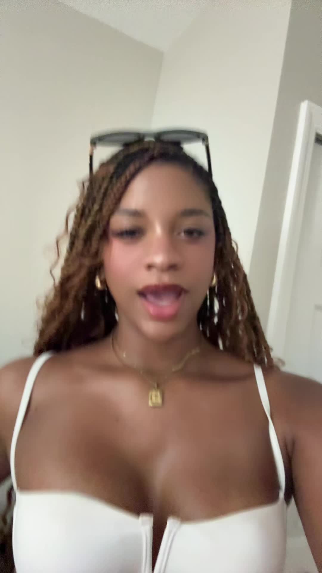@khyahellani