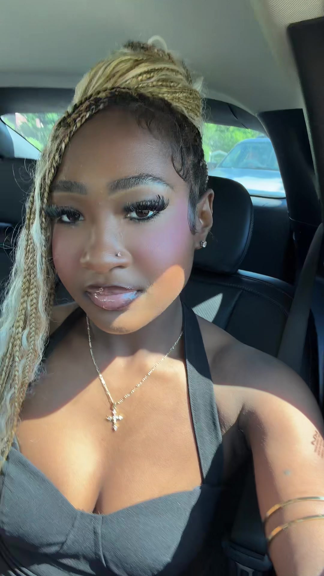 @Queenariiiberryyy🍓