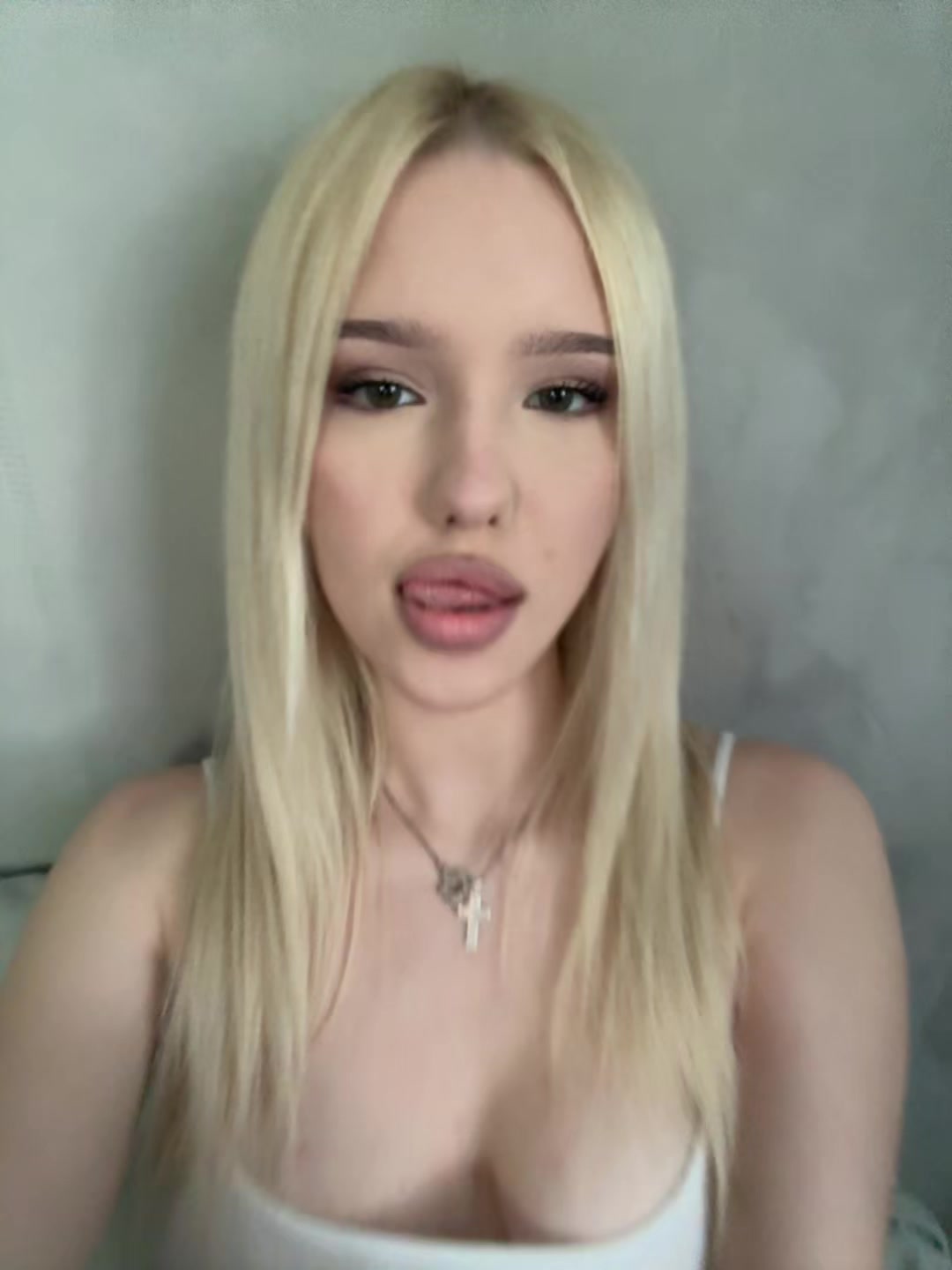 @𝐩𝐨𝐥𝐢𝐧𝐚