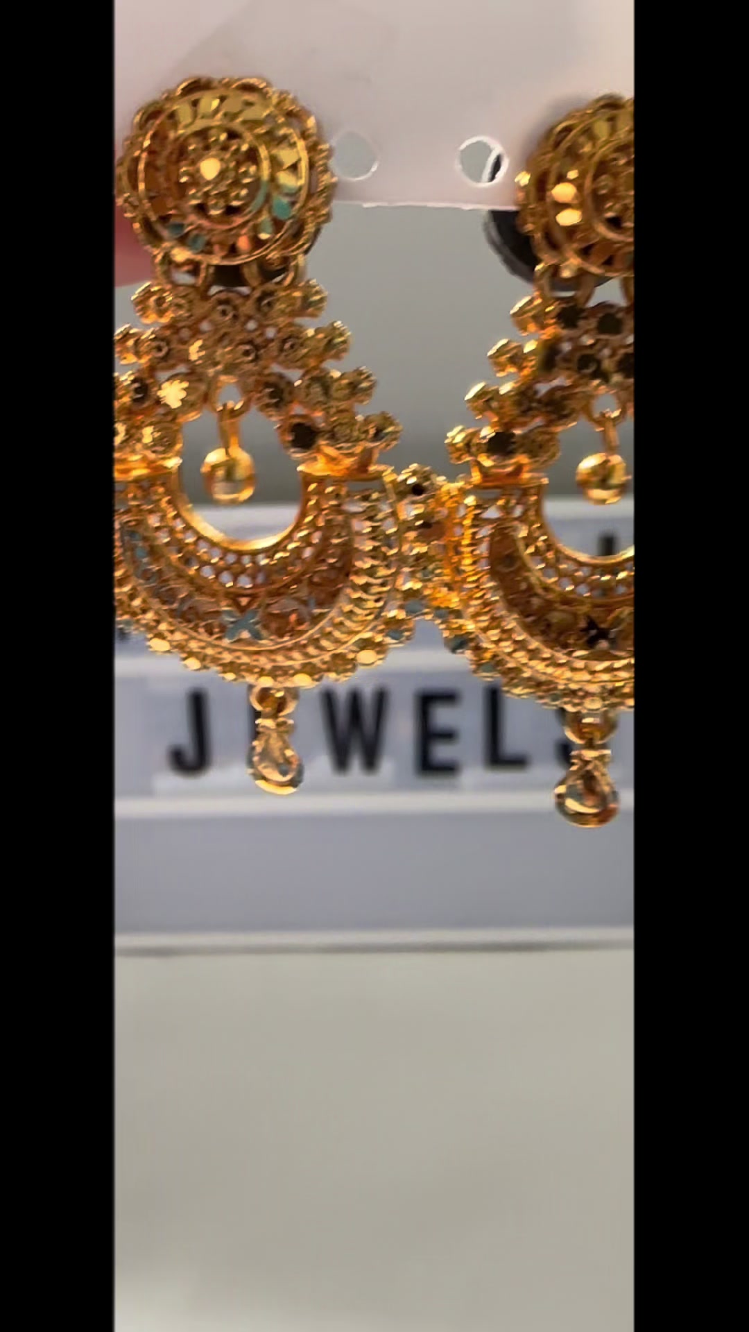@Lavish Jewels