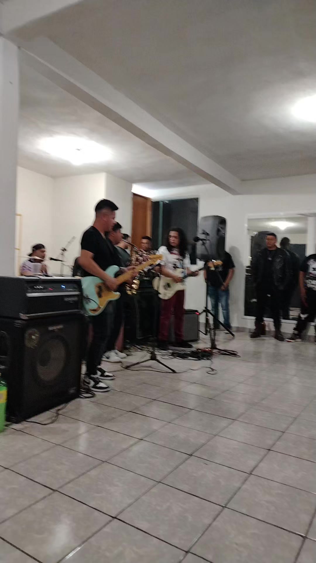 @Brebaje Extraño