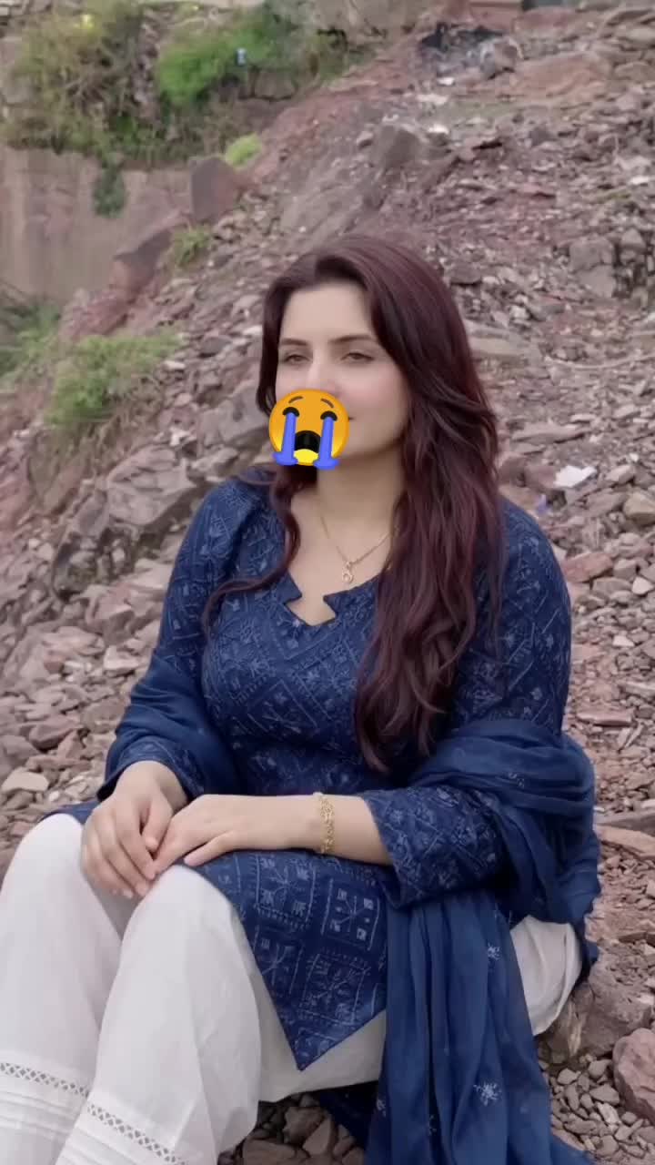 @AYESHA😜02