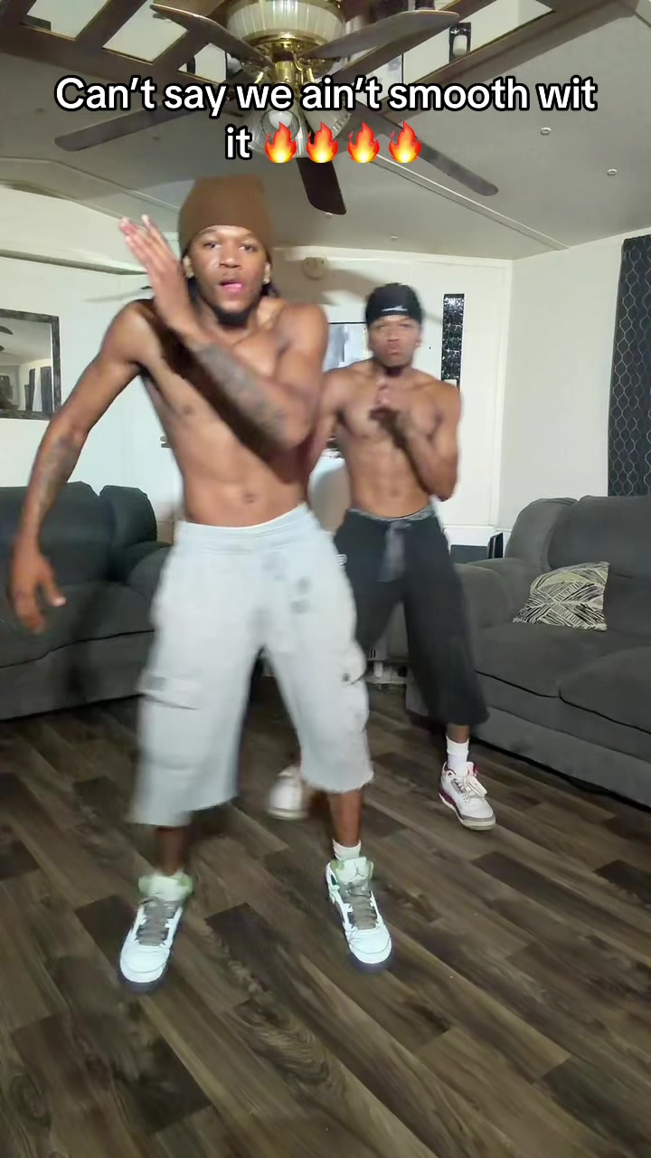 @Ghettotwins_