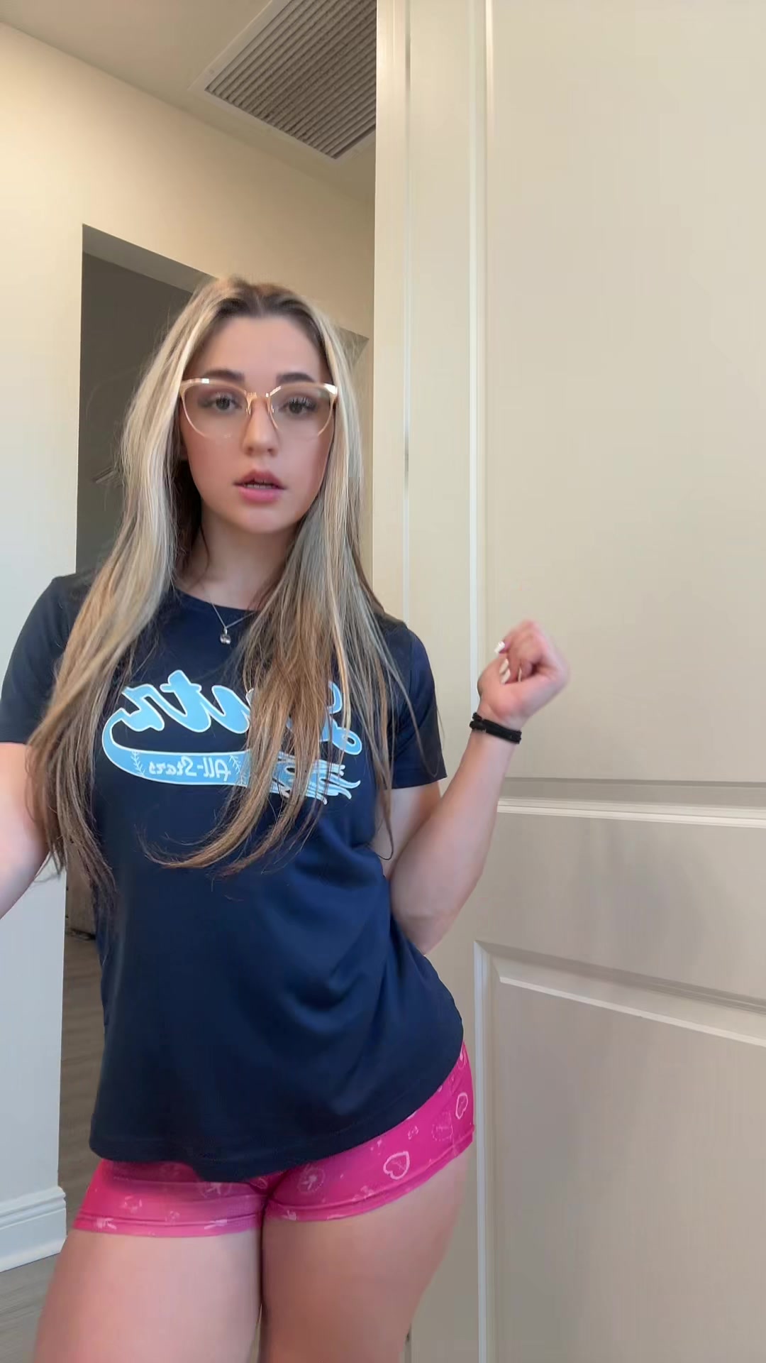 @zoeycakezz